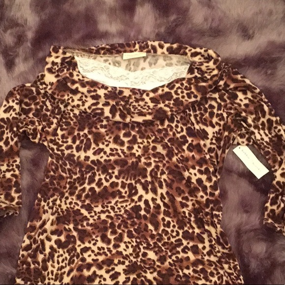 Bobbie Brooks Wide Necked Top. 3/4 Sleeve🐆🖤 - Picture 2 of 6